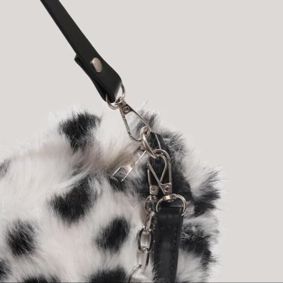 Elegant Leopard Print Shoulder Bag - Plush Crossbody Purse with Chain - 10.2" - Picture 5 of 6